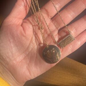 Elegant Gold Pendant Necklace